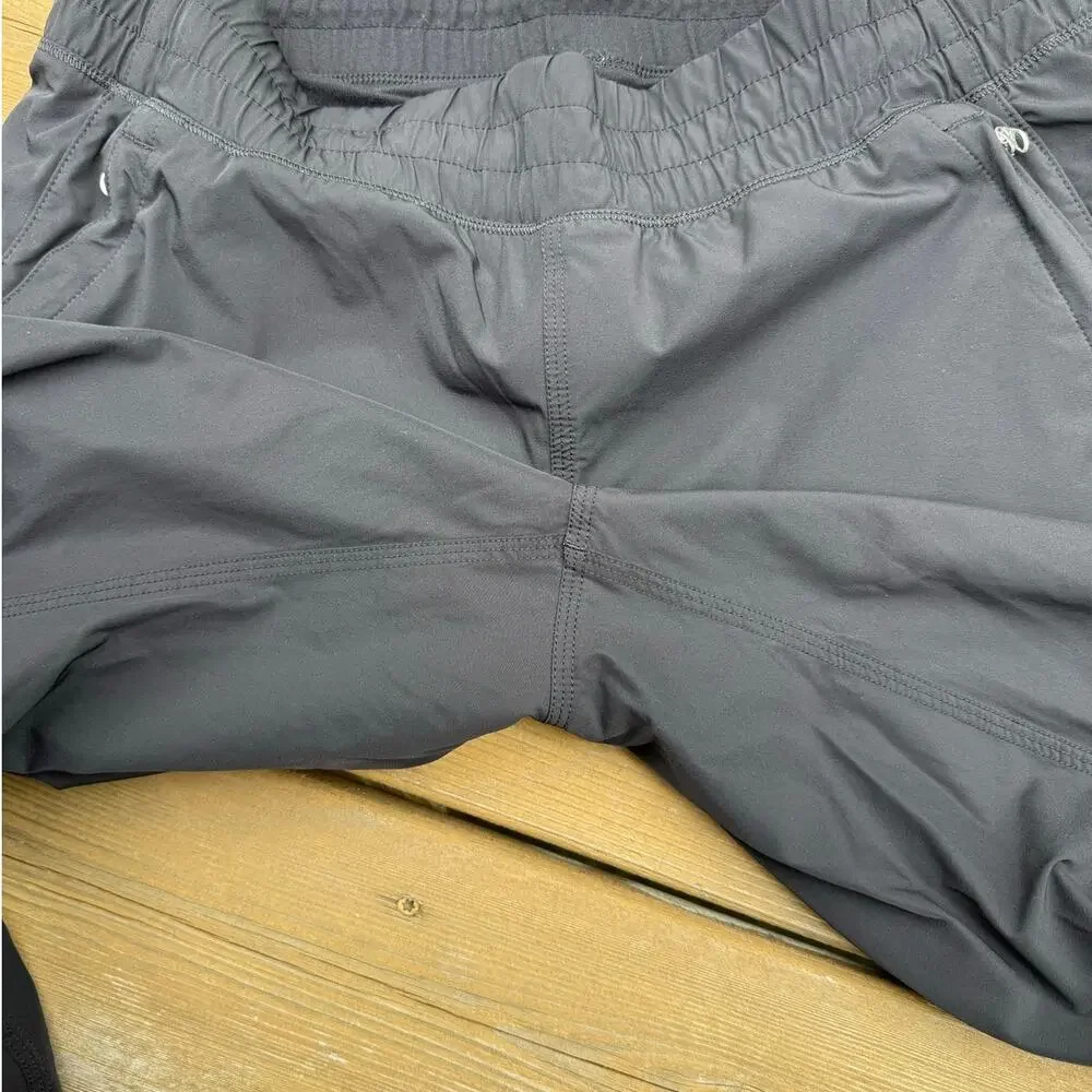 Lululemon Run size 6 RARE DISCONTINUED Dog Runner Lined Pants - Black - Picture 6 of 14